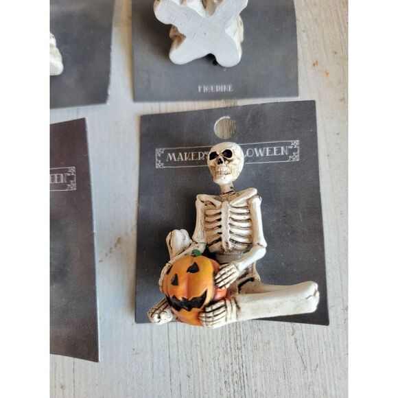 Makers Halloween skeleton pumpkin skull set village accessory - Picture 3 of 6